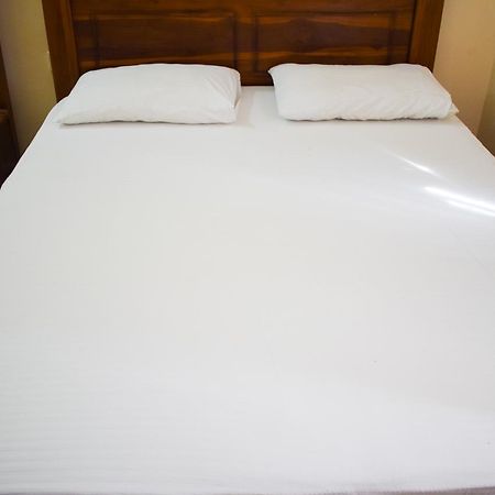 Yoho Adhikarana Mawatha Hotel โคลอมโบ ภายนอก รูปภาพ