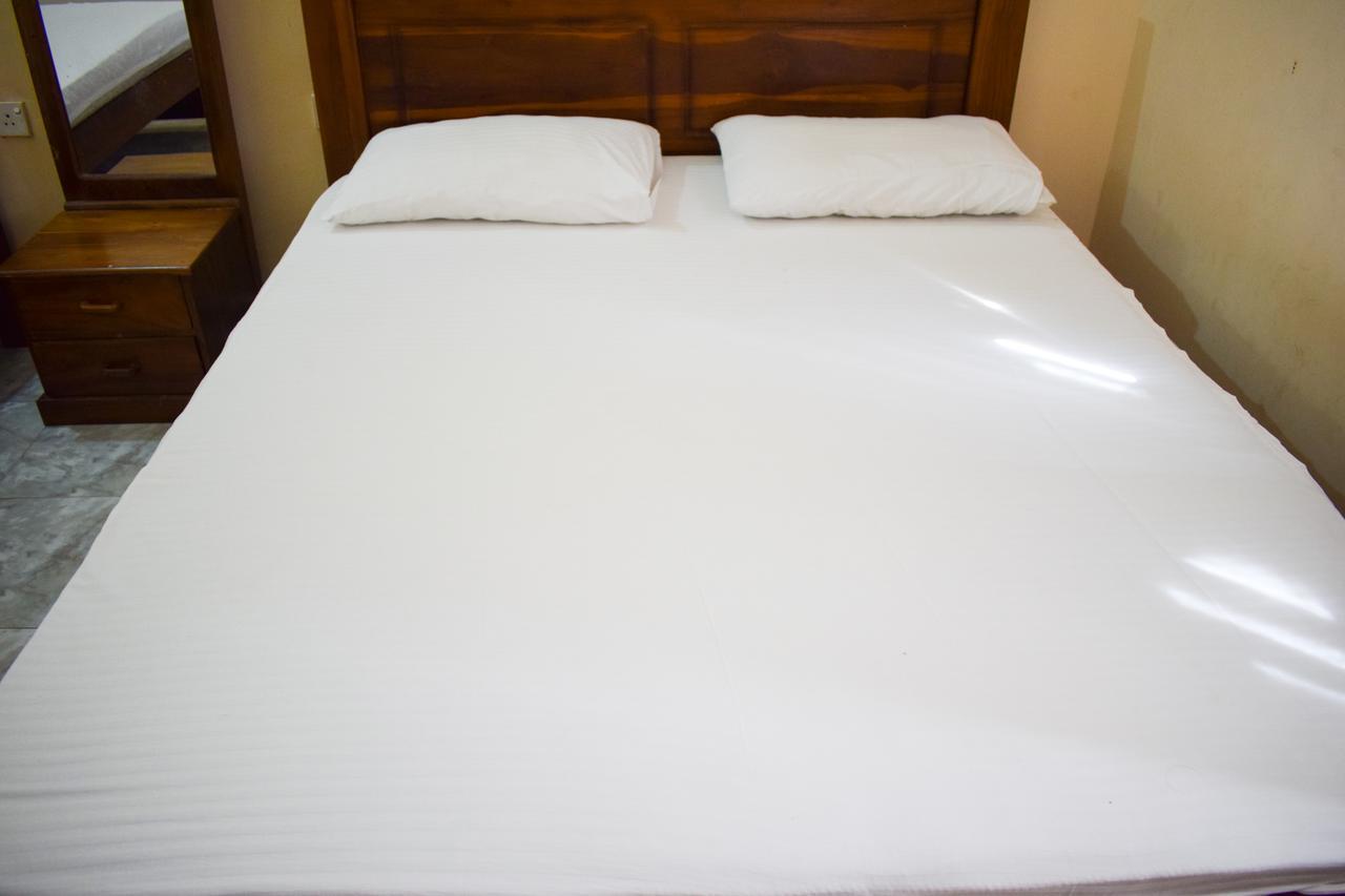 Yoho Adhikarana Mawatha Hotel โคลอมโบ ภายนอก รูปภาพ