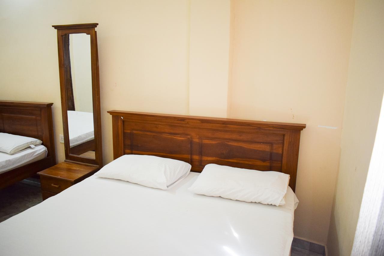 Yoho Adhikarana Mawatha Hotel โคลอมโบ ภายนอก รูปภาพ