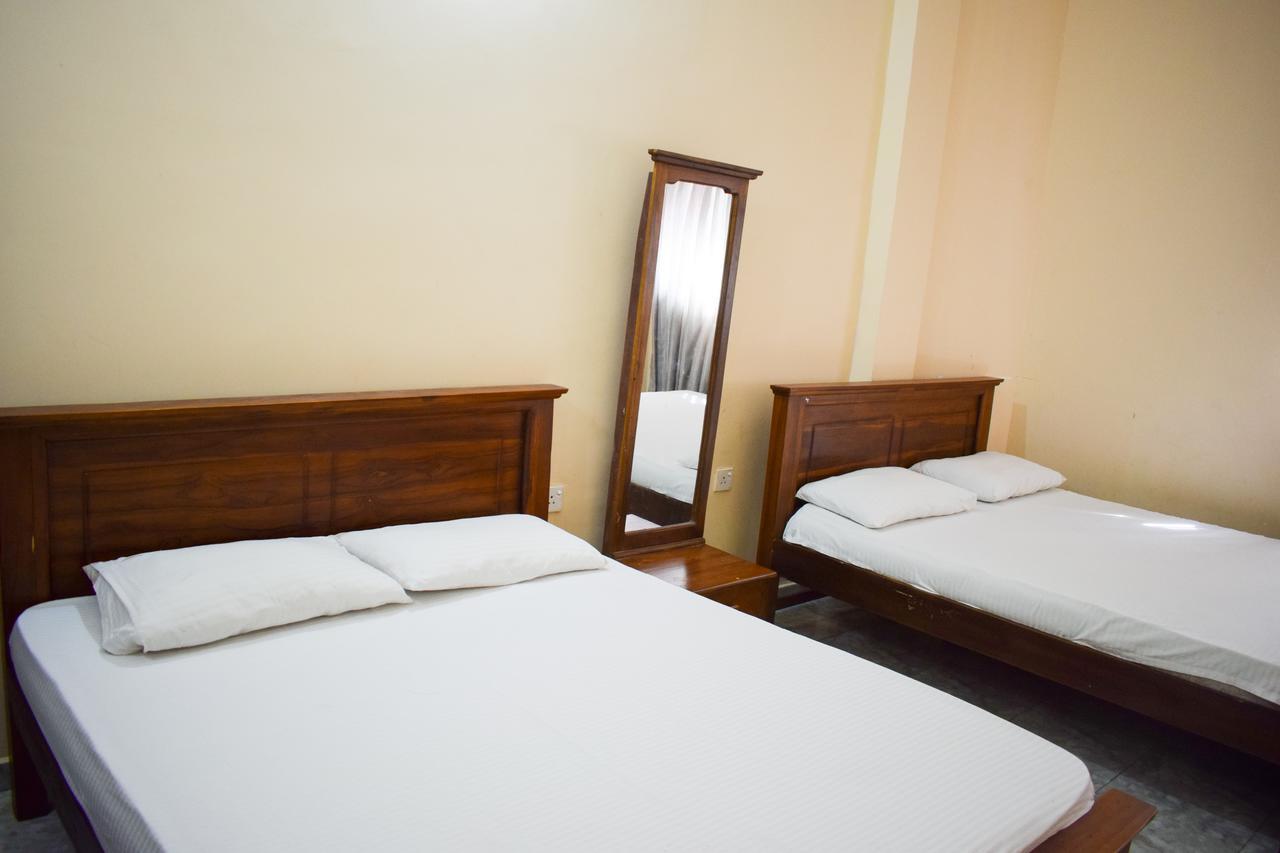 Yoho Adhikarana Mawatha Hotel โคลอมโบ ภายนอก รูปภาพ