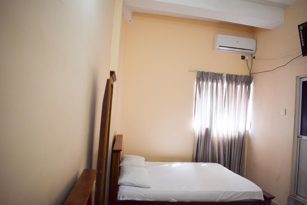 Yoho Adhikarana Mawatha Hotel โคลอมโบ ภายนอก รูปภาพ