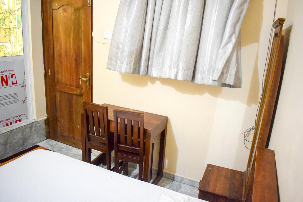Yoho Adhikarana Mawatha Hotel โคลอมโบ ภายนอก รูปภาพ