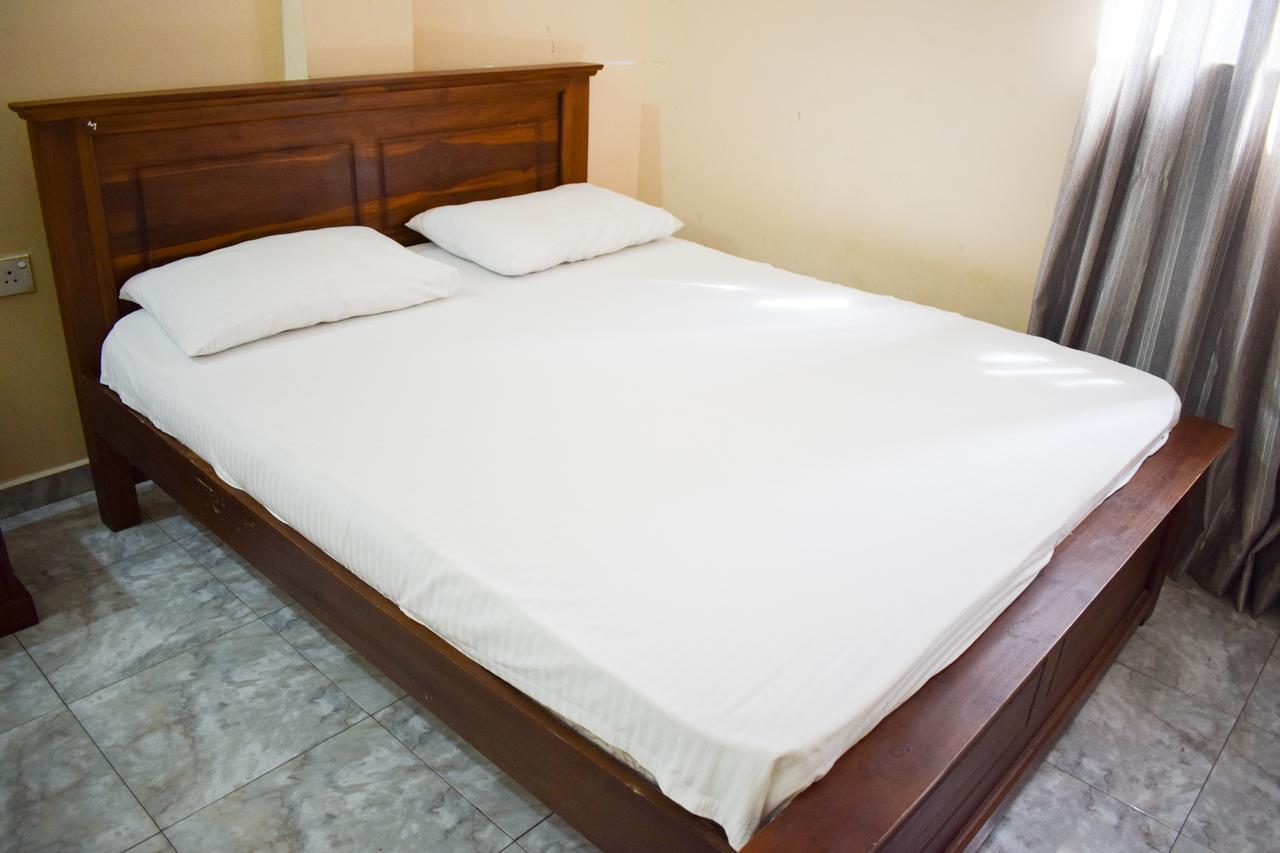 Yoho Adhikarana Mawatha Hotel โคลอมโบ ภายนอก รูปภาพ