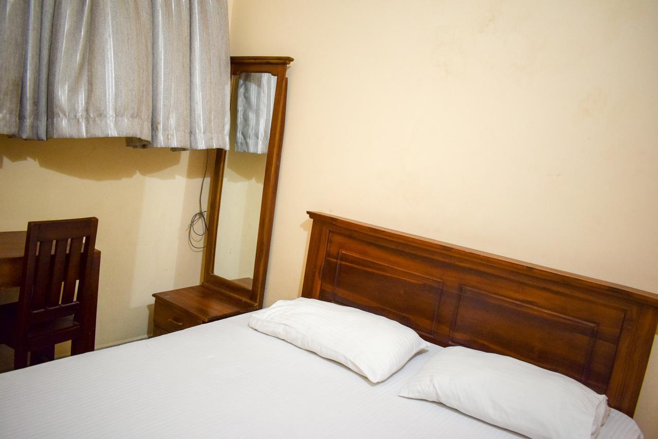 Yoho Adhikarana Mawatha Hotel โคลอมโบ ภายนอก รูปภาพ