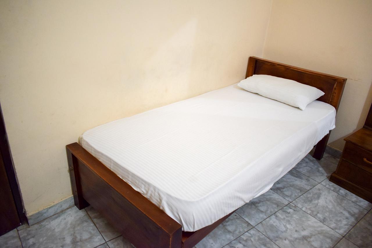 Yoho Adhikarana Mawatha Hotel โคลอมโบ ภายนอก รูปภาพ