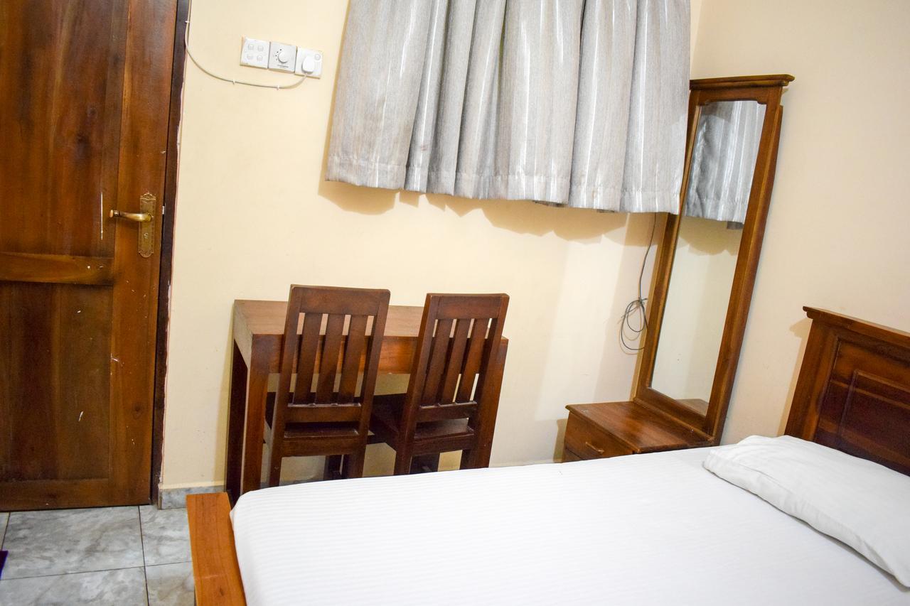 Yoho Adhikarana Mawatha Hotel โคลอมโบ ภายนอก รูปภาพ